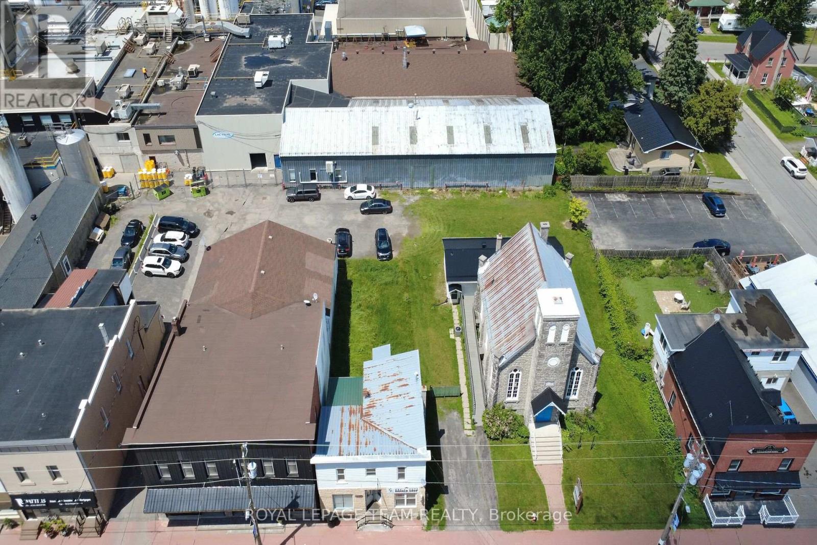 490 Main Street — photo 32