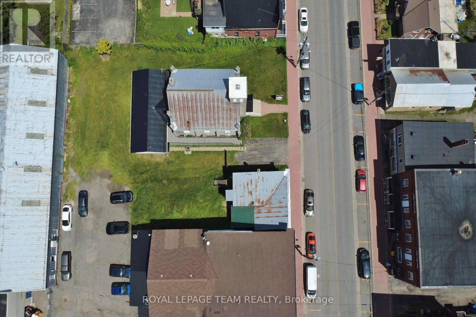 490 Main Street — photo 36