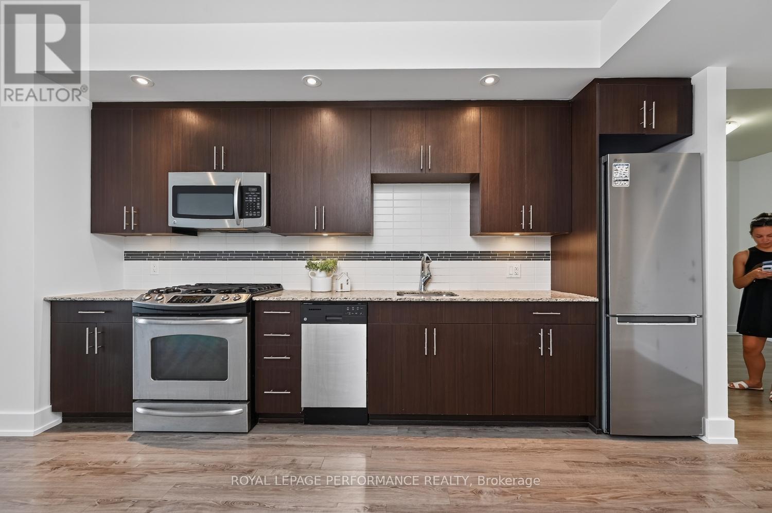 2 Bed, 1 Bath Apartment for Sale in Ottawa – 903 – 100 CHAMPAGNE AVENUE S, Ottawa – MLS# X13494208 - Image 14