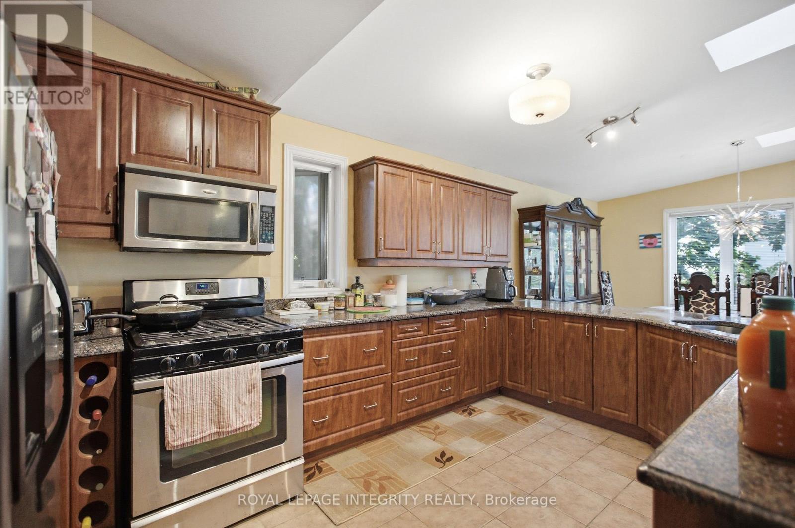 4 Bed, 4 Bath House for Sale in Ottawa – 45 ROSSLAND AVENUE, Ottawa – MLS# X13494212 - Image 21