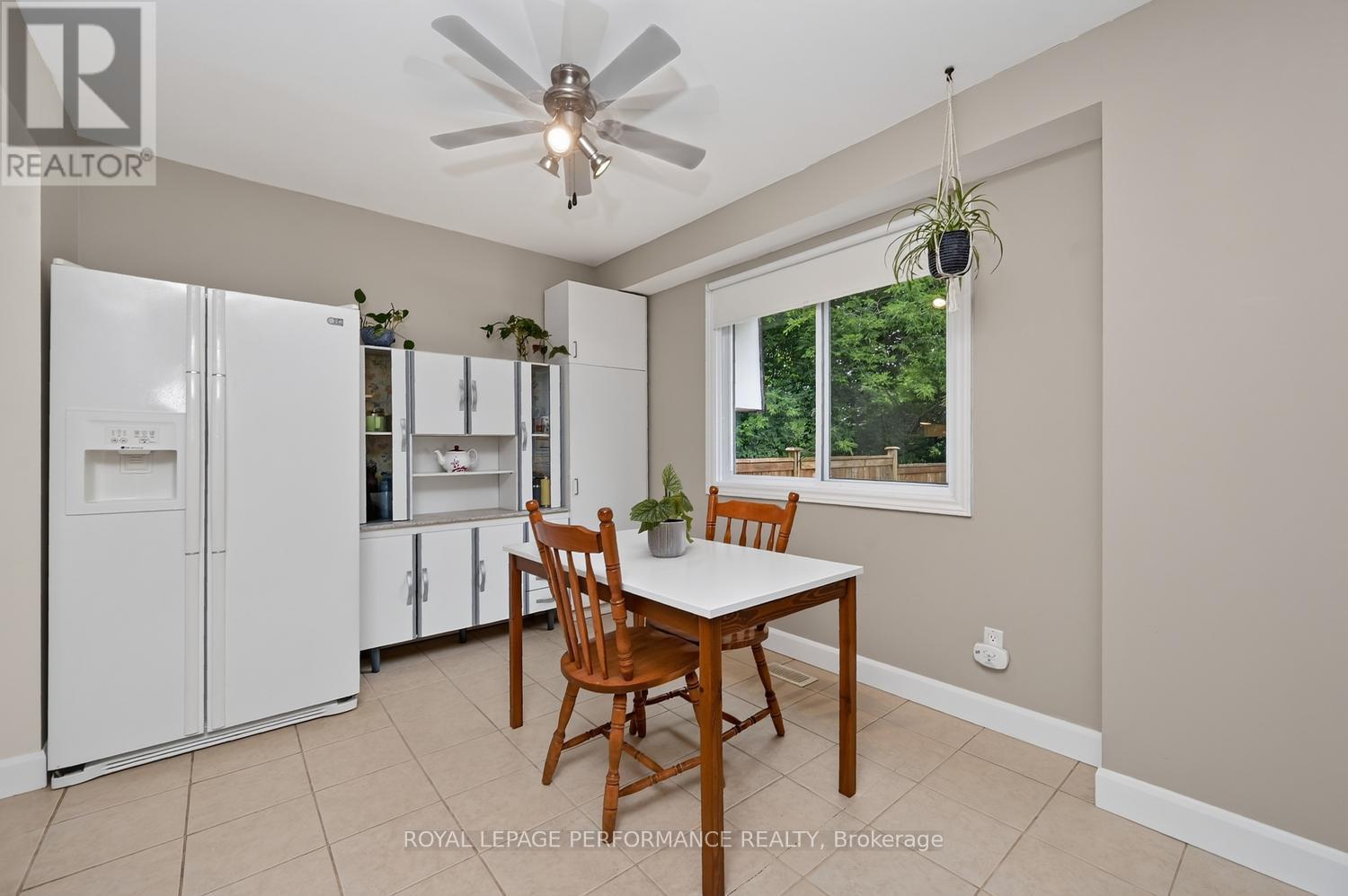 3 Bed, 2 Bath House for Sale in Ottawa – 37 OBERON STREET, Ottawa – MLS# X13494260 - Image 11