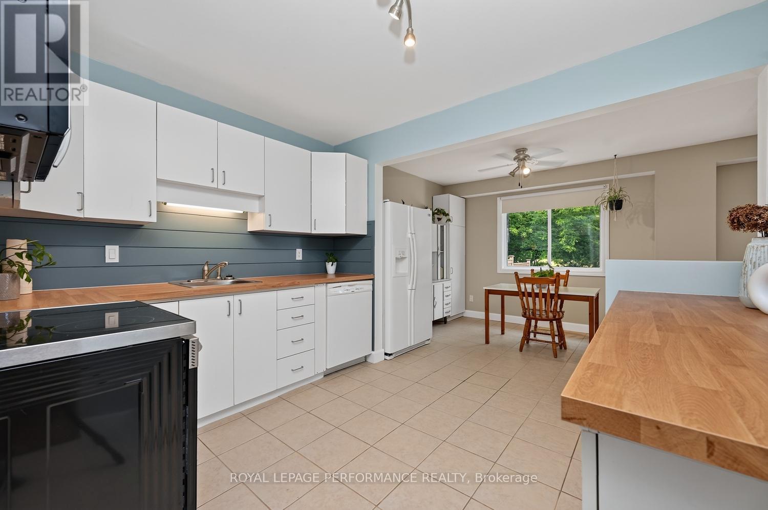 3 Bed, 2 Bath House for Sale in Ottawa – 37 OBERON STREET, Ottawa – MLS# X13494260 - Image 16