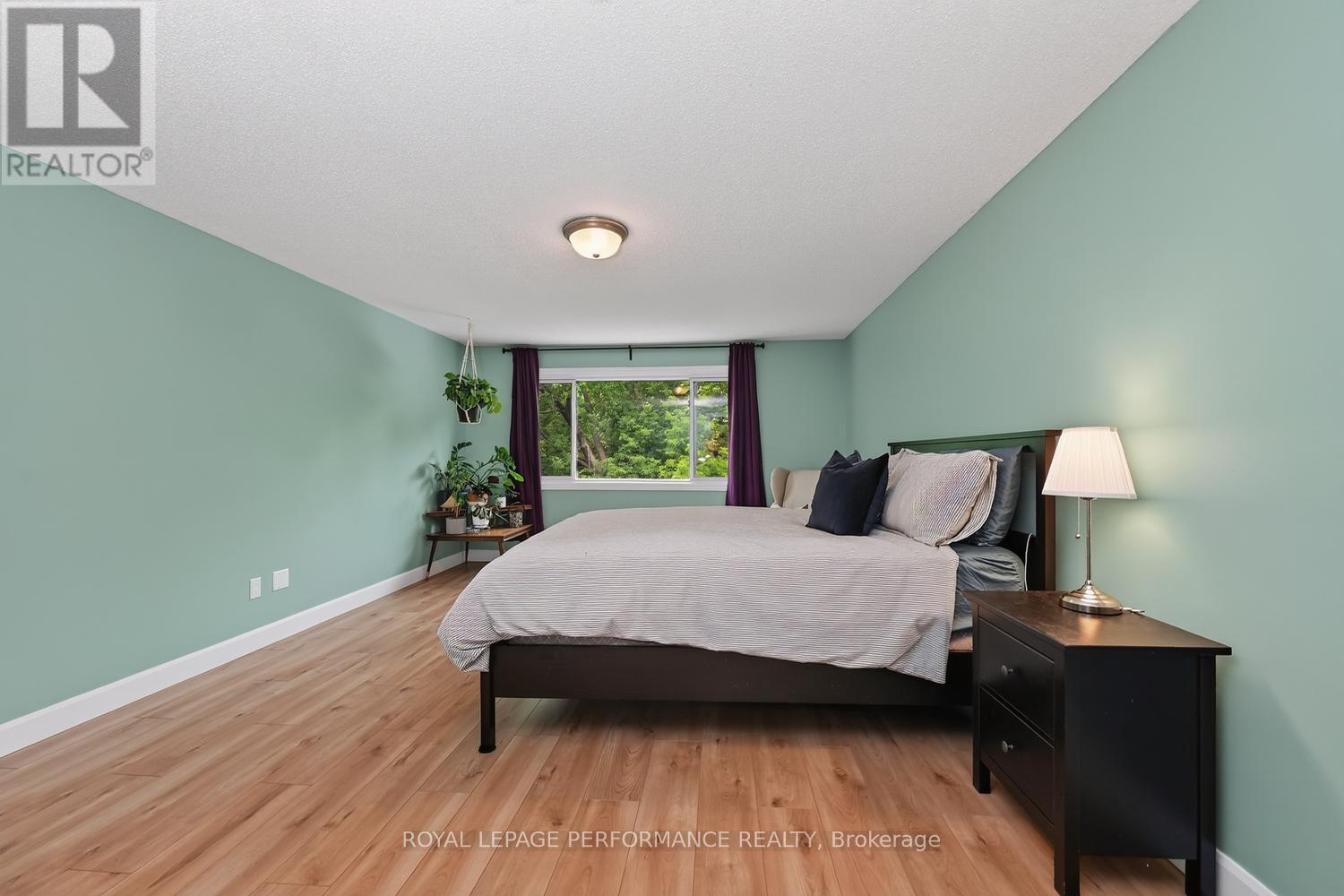 3 Bed, 2 Bath House for Sale in Ottawa – 37 OBERON STREET, Ottawa – MLS# X13494260 - Image 19