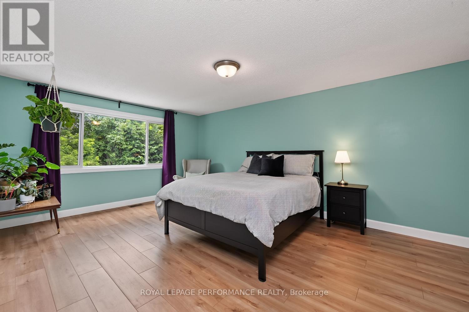 3 Bed, 2 Bath House for Sale in Ottawa – 37 OBERON STREET, Ottawa – MLS# X13494260 - Image 20