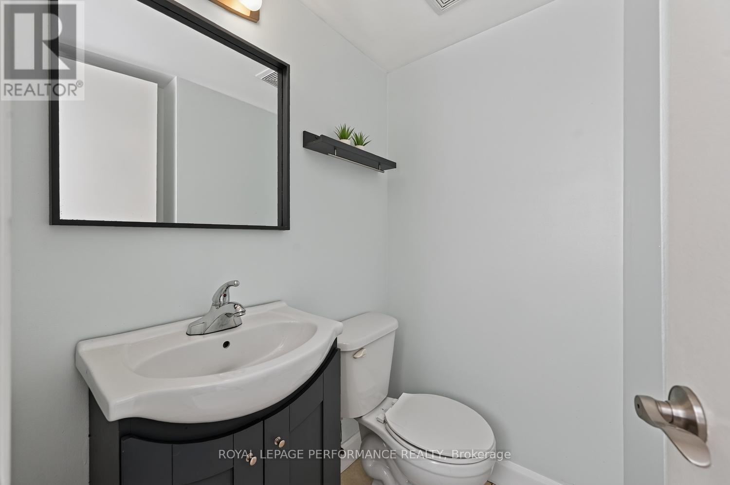3 Bed, 2 Bath House for Sale in Ottawa – 37 OBERON STREET, Ottawa – MLS# X13494260 - Image 22