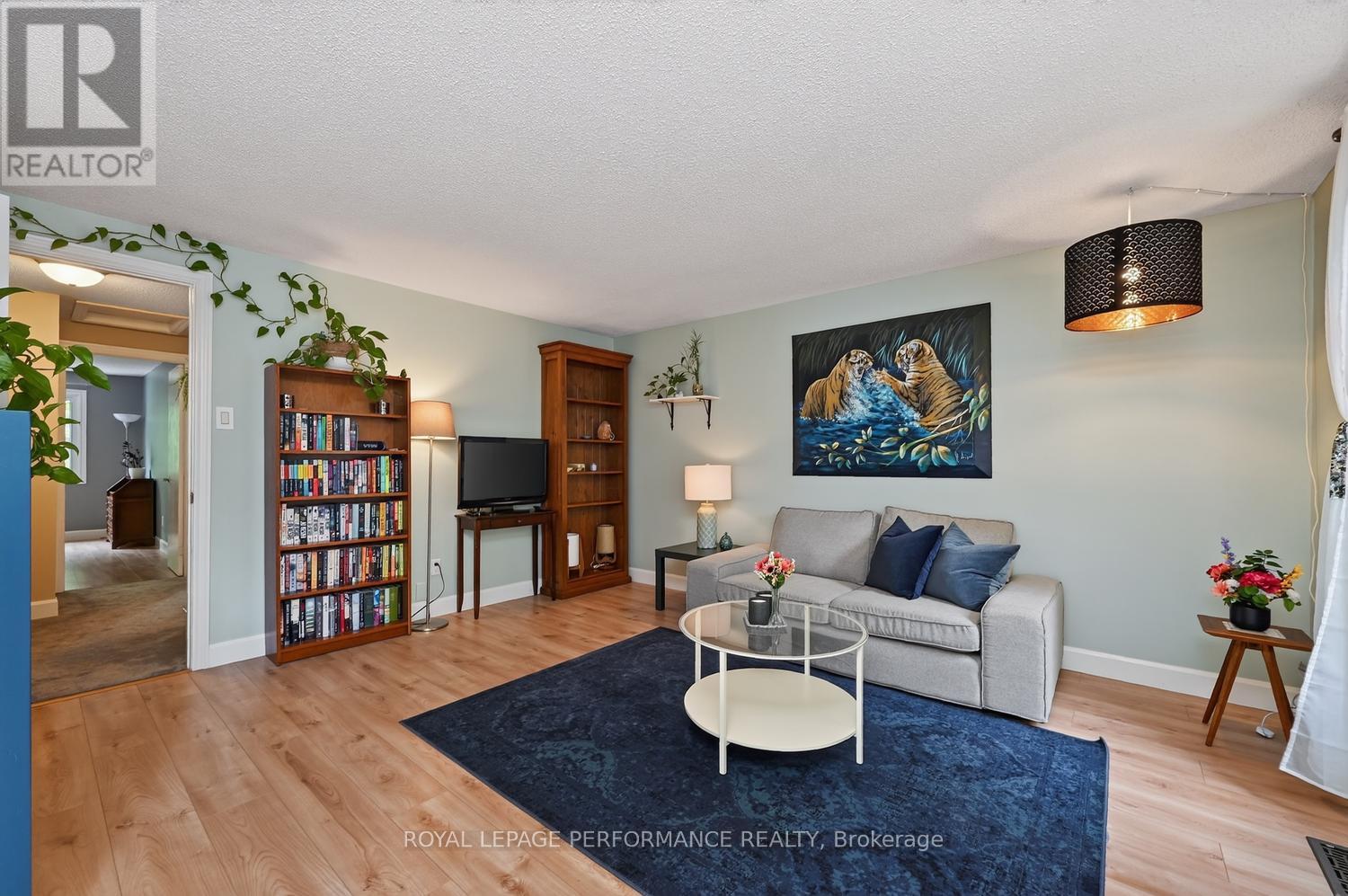 3 Bed, 2 Bath House for Sale in Ottawa – 37 OBERON STREET, Ottawa – MLS# X13494260 - Image 24