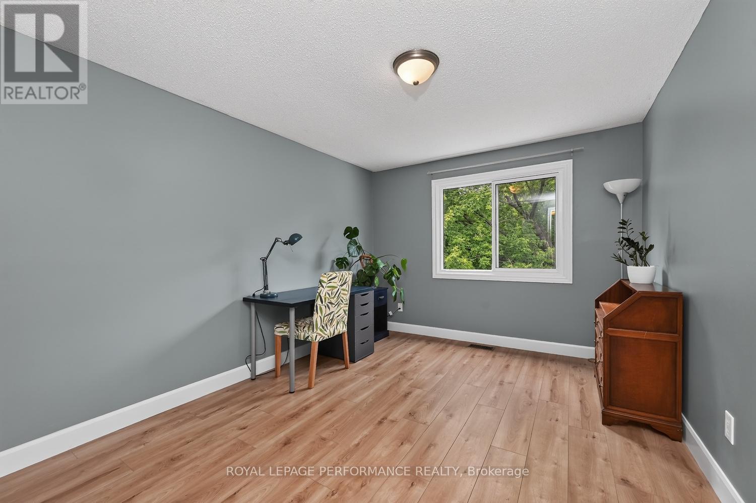 3 Bed, 2 Bath House for Sale in Ottawa – 37 OBERON STREET, Ottawa – MLS# X13494260 - Image 27