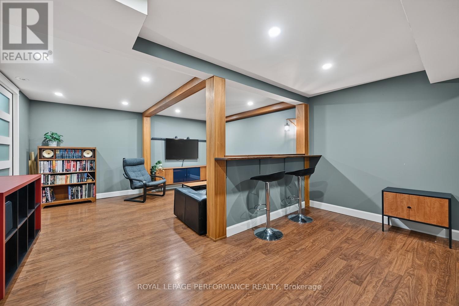 3 Bed, 2 Bath House for Sale in Ottawa – 37 OBERON STREET, Ottawa – MLS# X13494260 - Image 32