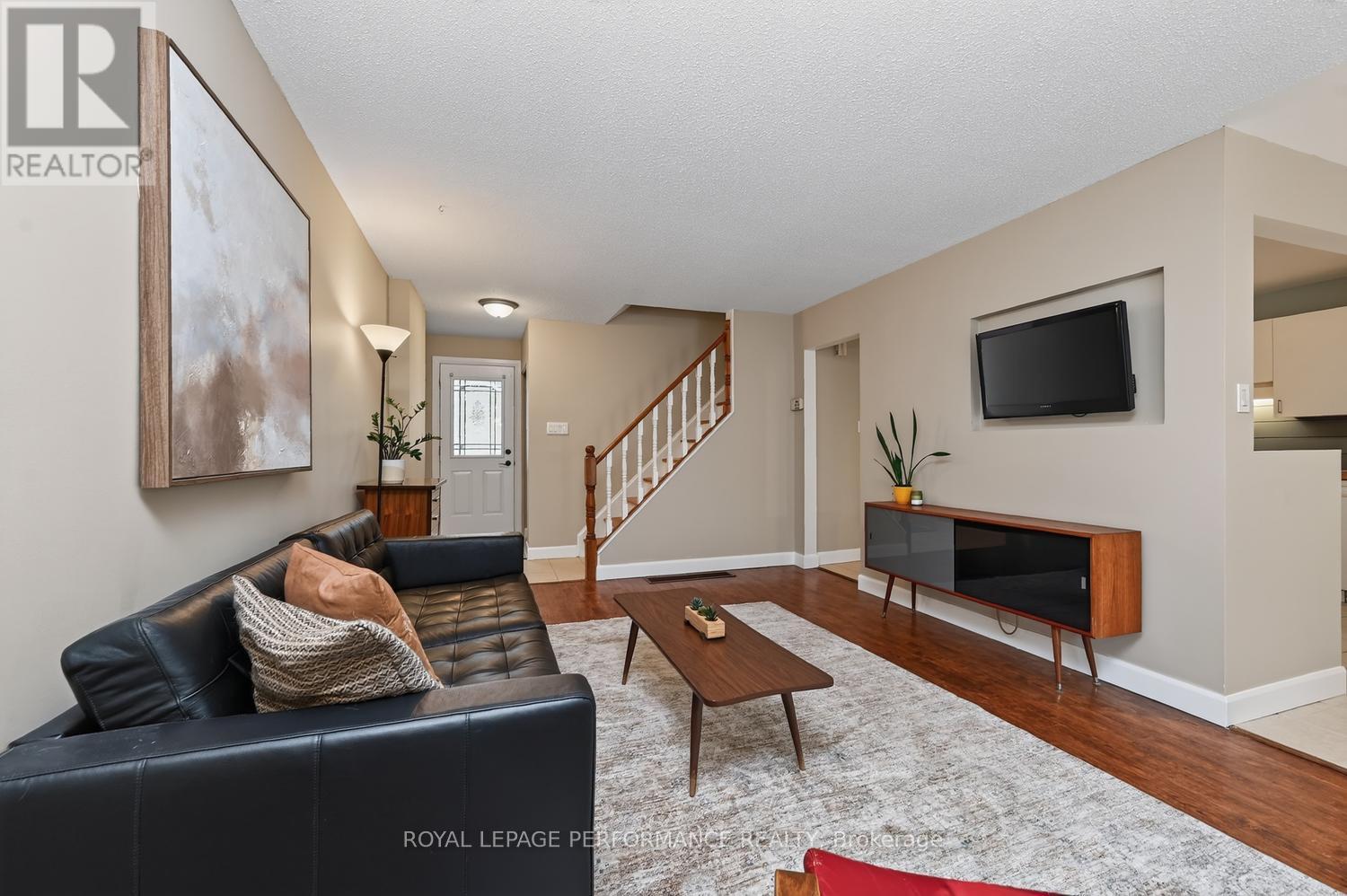 3 Bed, 2 Bath House for Sale in Ottawa – 37 OBERON STREET, Ottawa – MLS# X13494260 - Image 6