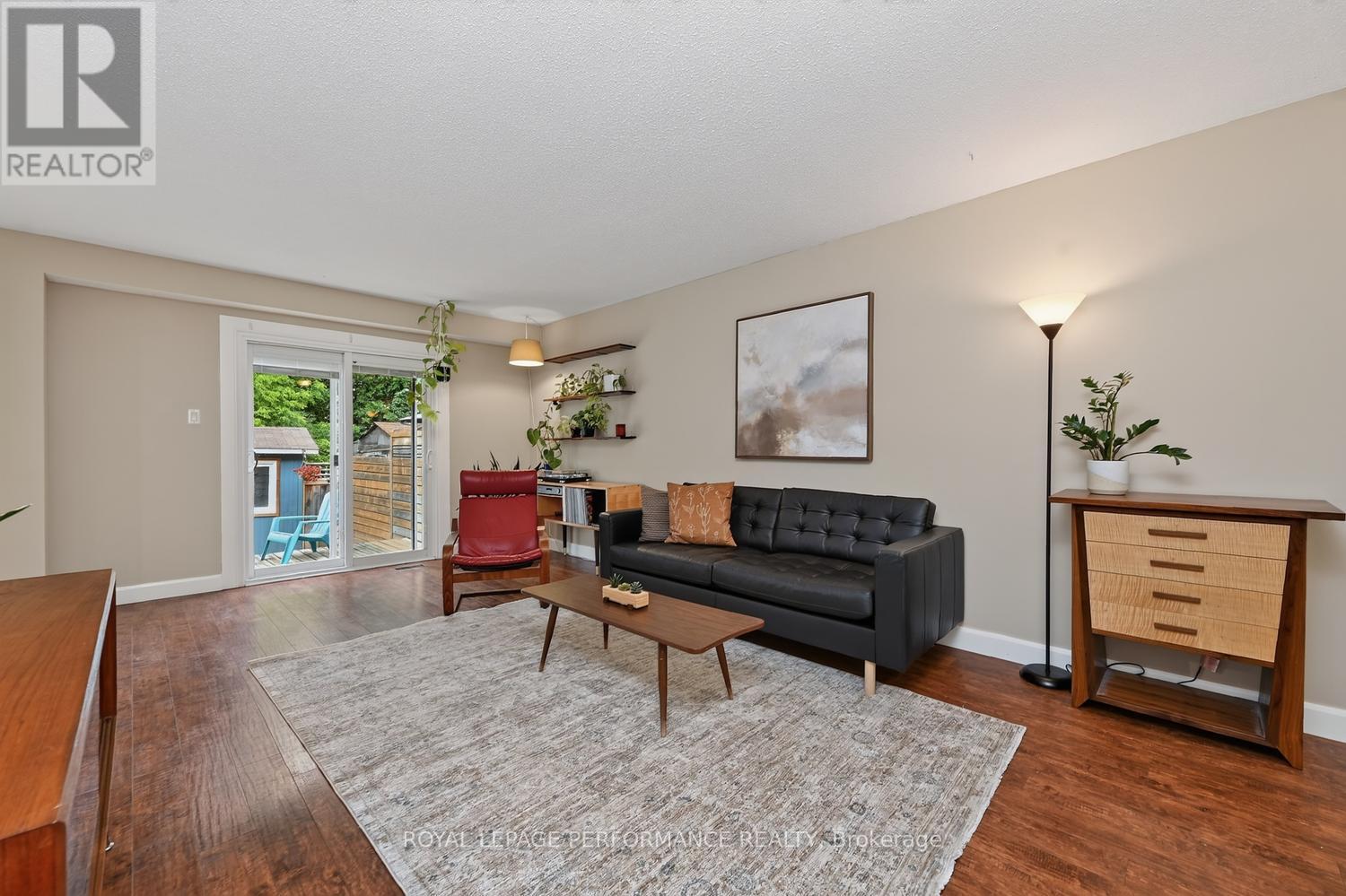3 Bed, 2 Bath House for Sale in Ottawa – 37 OBERON STREET, Ottawa – MLS# X13494260 - Image 7