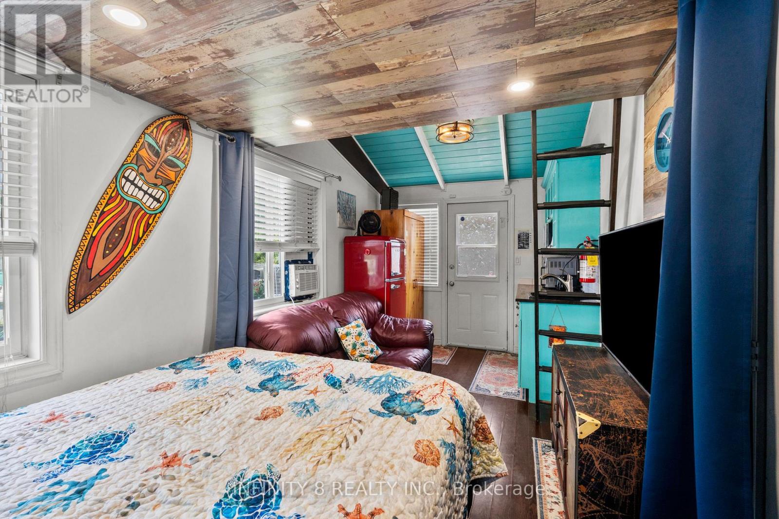 257 RIDGE ROAD S - 23