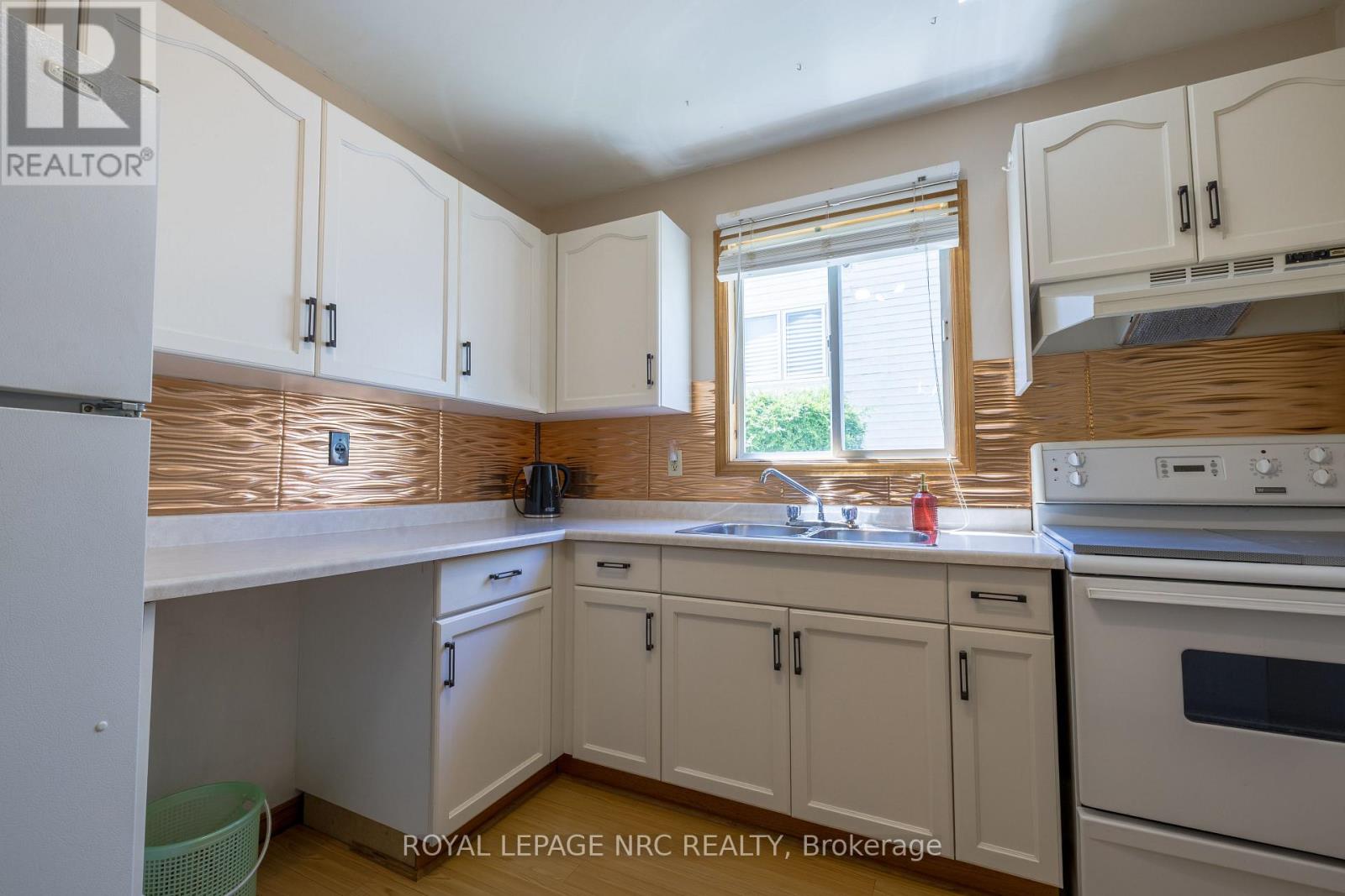 4916 HOMESTEAD DRIVE - 17
