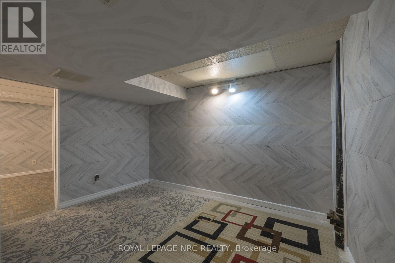 4916 HOMESTEAD DRIVE - 25