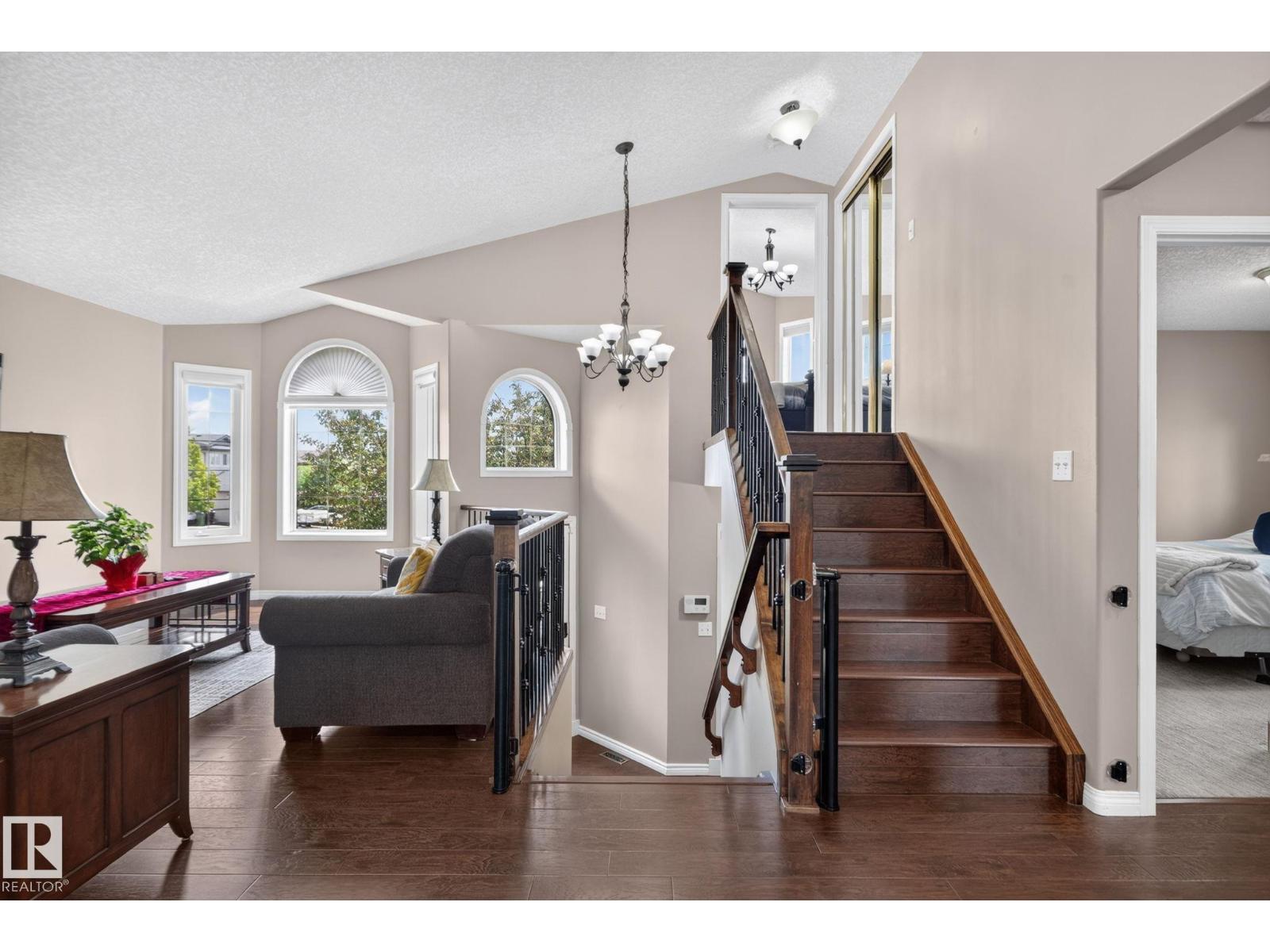 4914 152A AV NW - 11