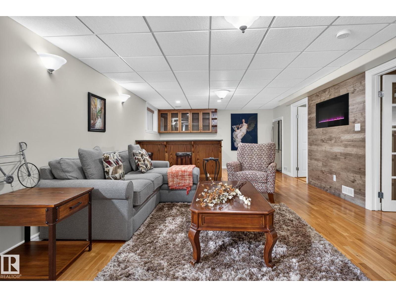 4914 152A AV NW - 34