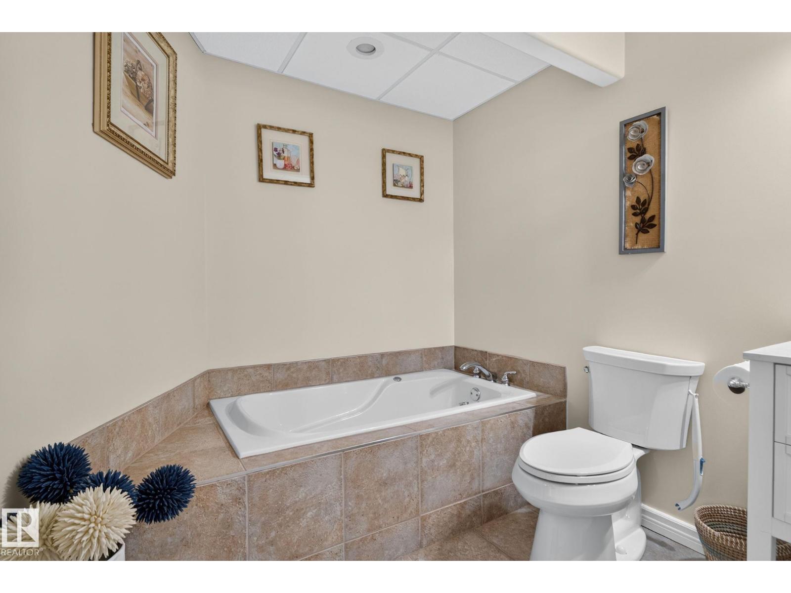 4914 152A AV NW - 60