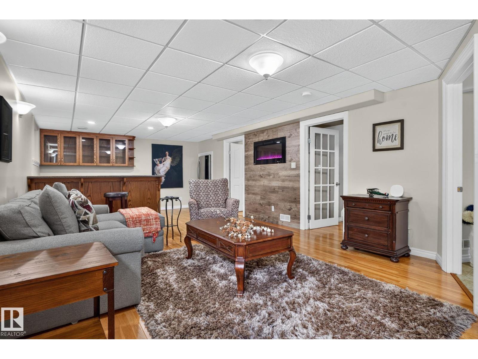4914 152A AV NW - 35