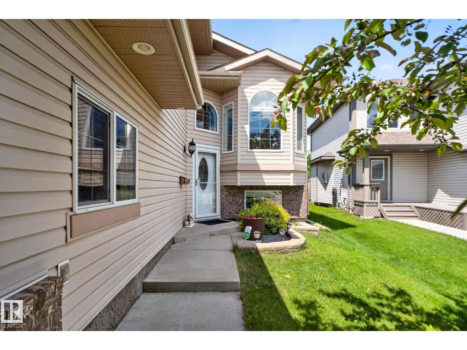4914 152A AV NW - 44