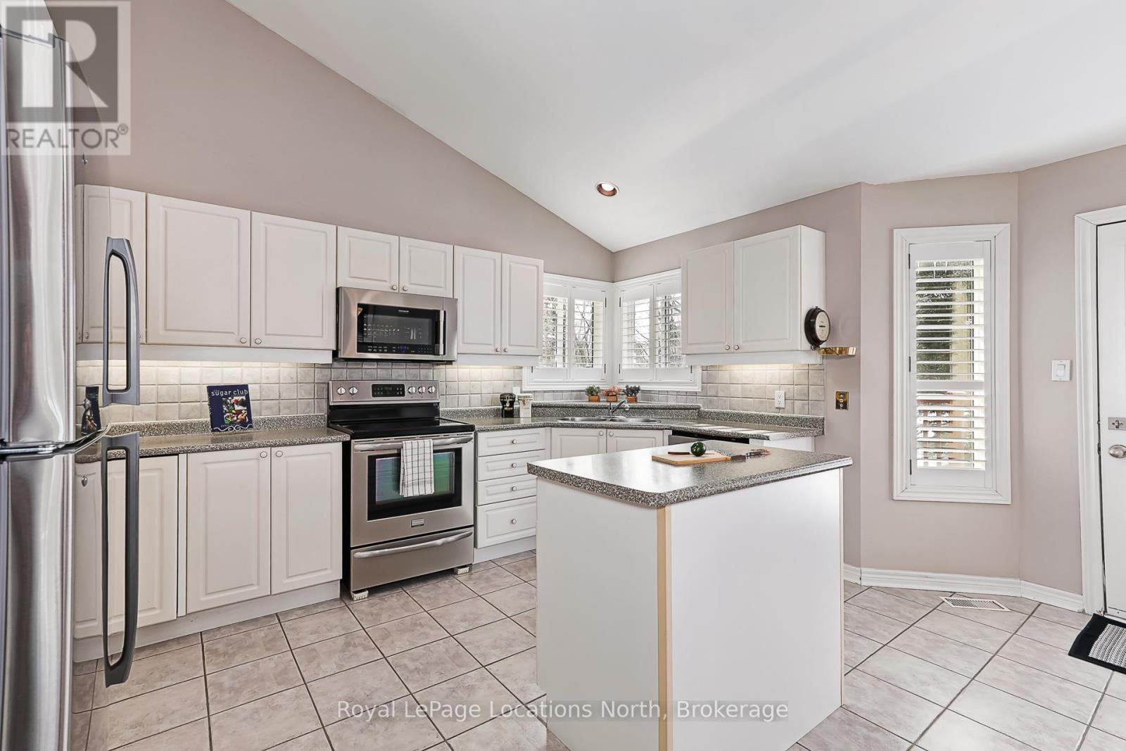 57 BARKER BOULEVARD - Image 10