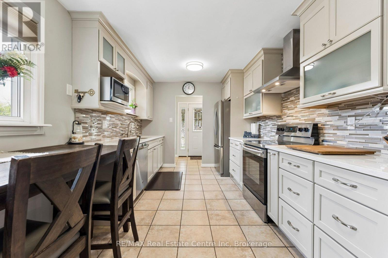 14 MASSEY STREET - 15