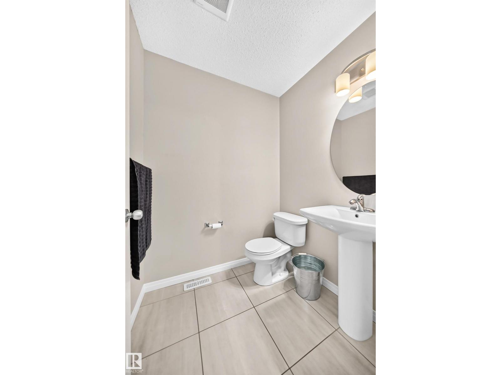 2305 68 ST SW - 18