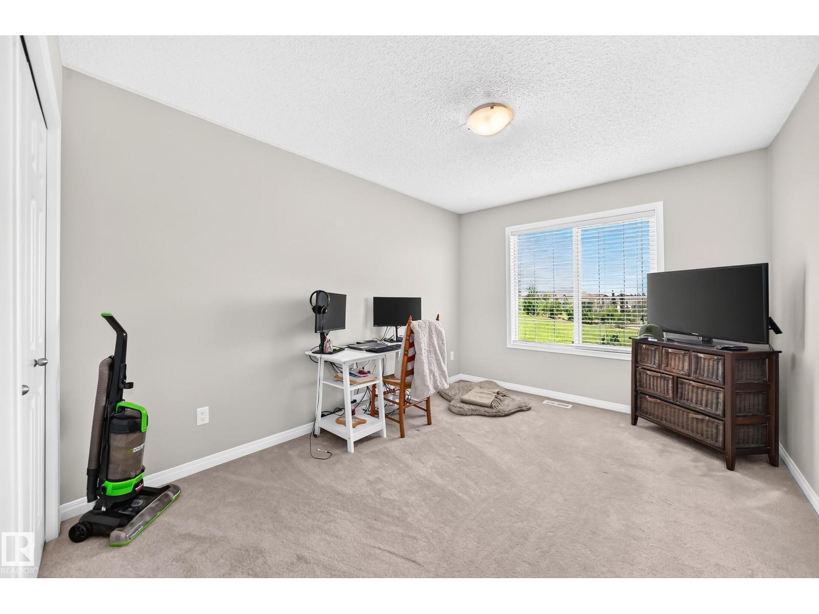 2305 68 ST SW - 27