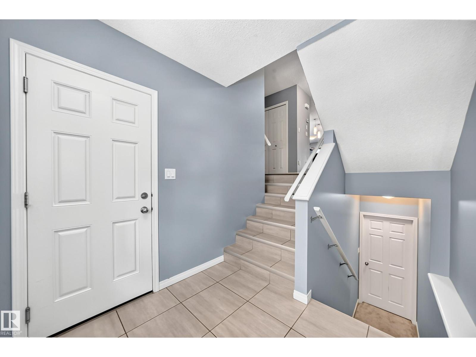 2305 68 ST SW - 35