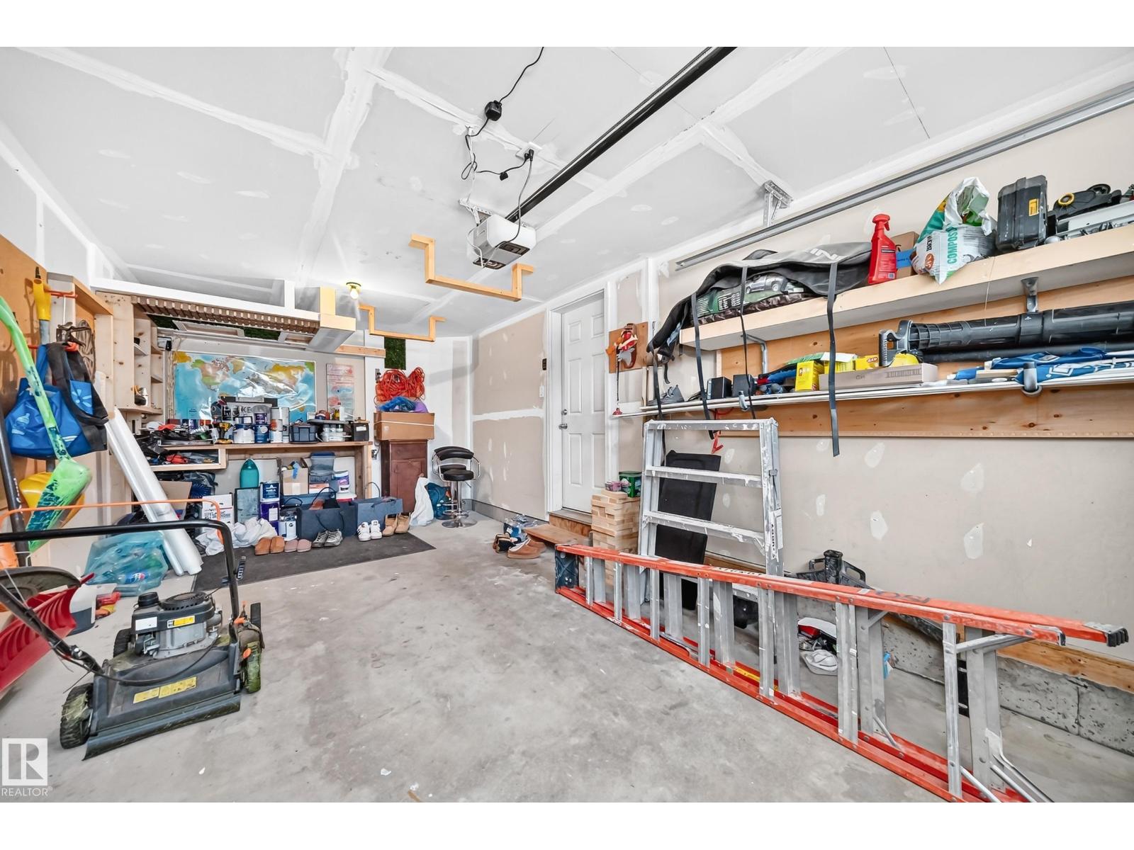 2305 68 ST SW - 39