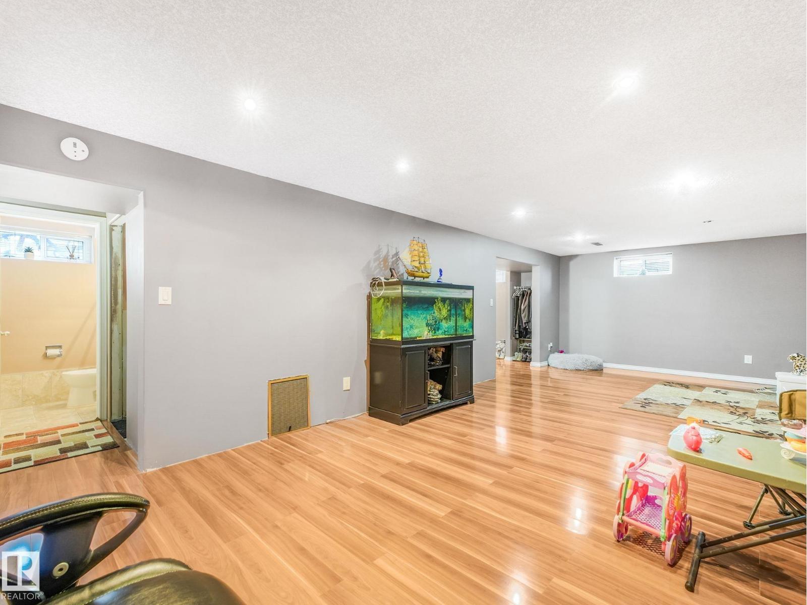 10527 134A AV NW - 33