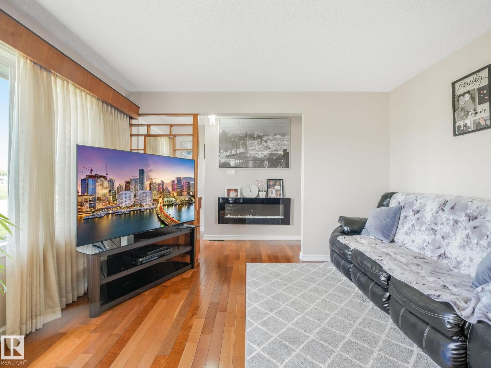 10527 134A AV NW - 8