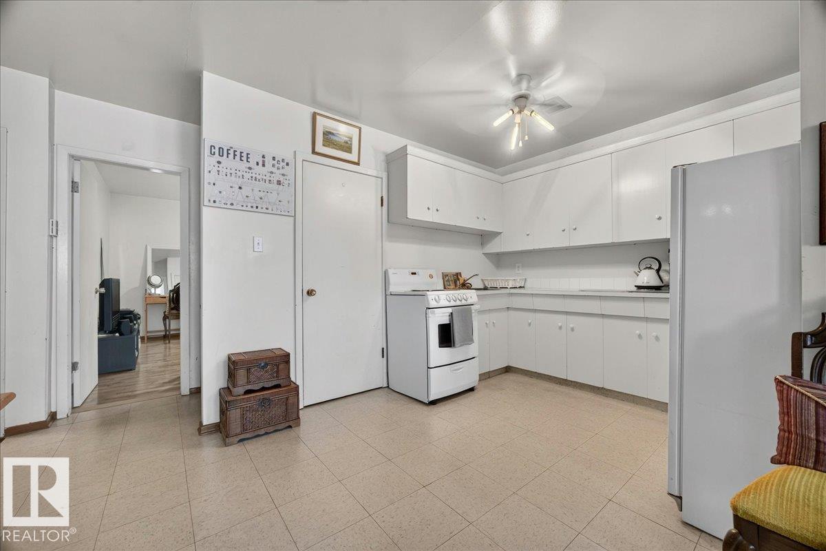 #33 10230 122 ST NW - 13
