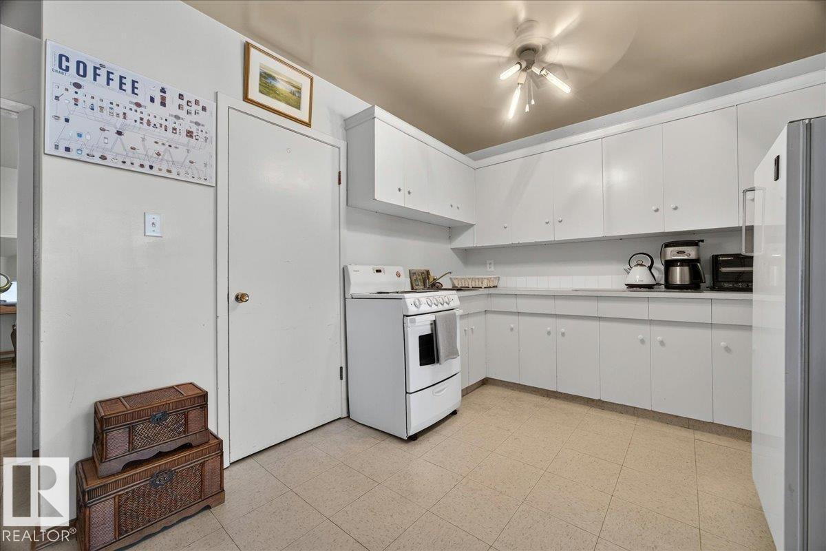 #33 10230 122 ST NW - 14