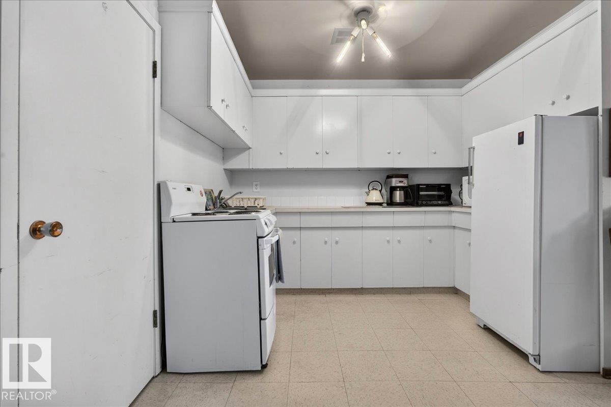 #33 10230 122 ST NW - 15
