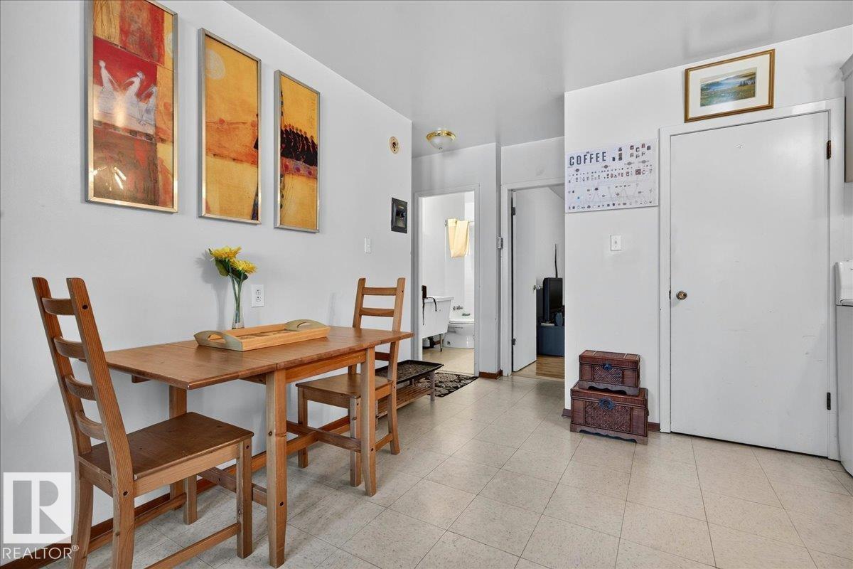 #33 10230 122 ST NW - 18