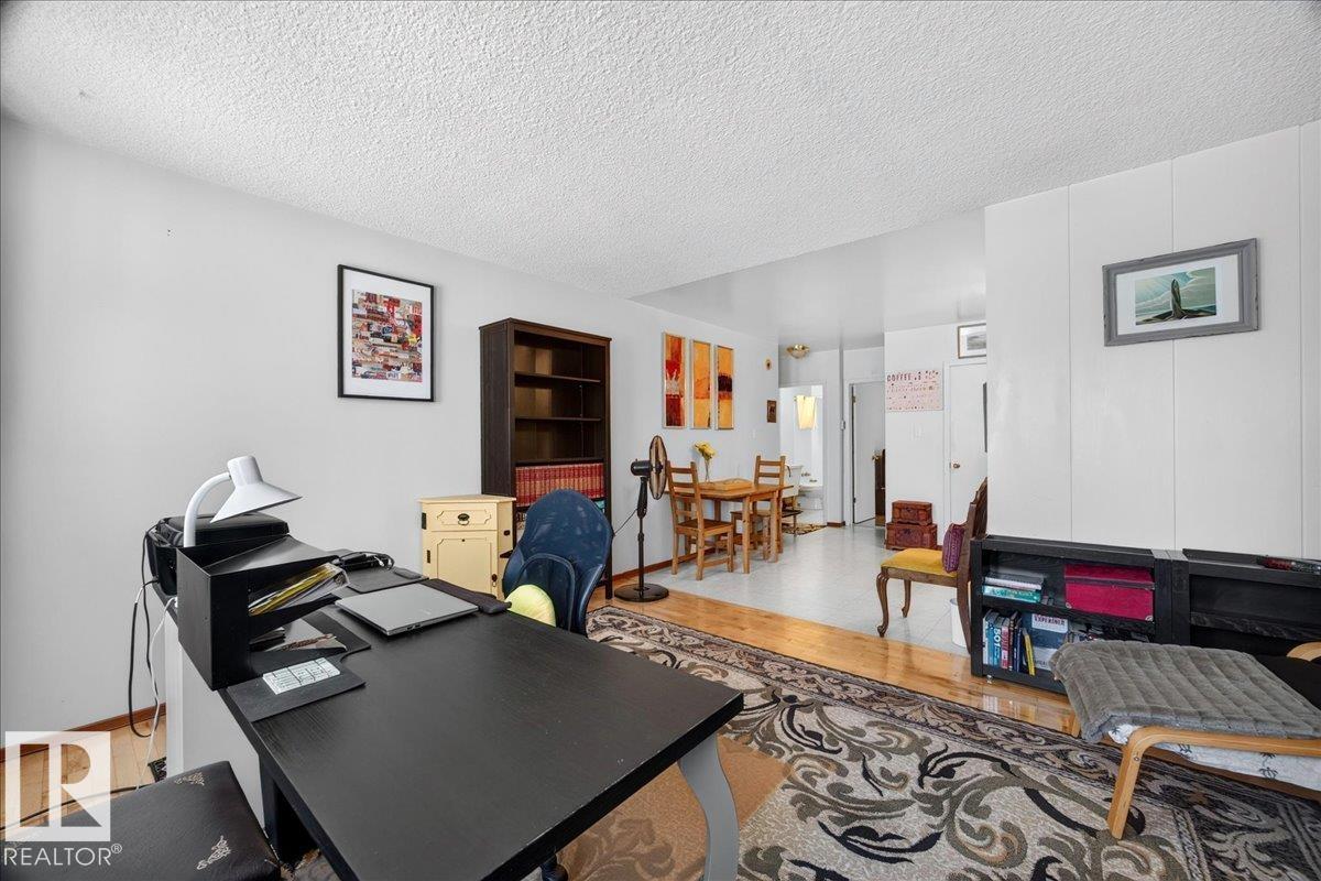 #33 10230 122 ST NW - 23