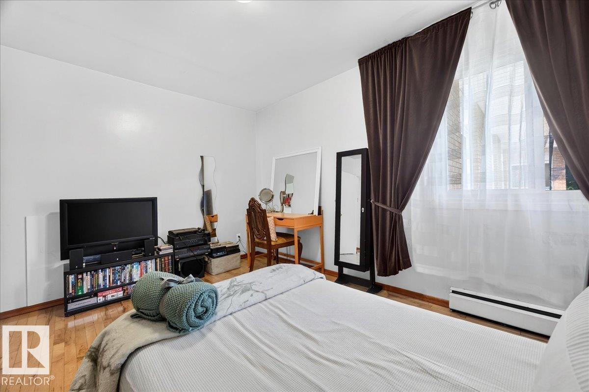 #33 10230 122 ST NW - 25