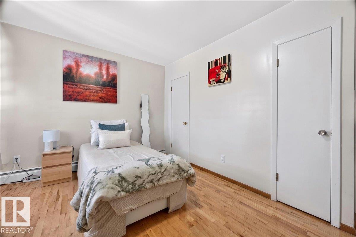 #33 10230 122 ST NW - 27