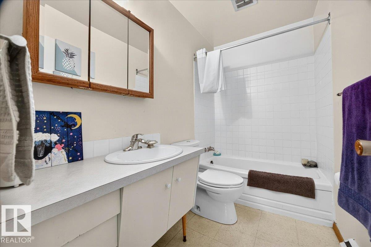 #33 10230 122 ST NW - 9