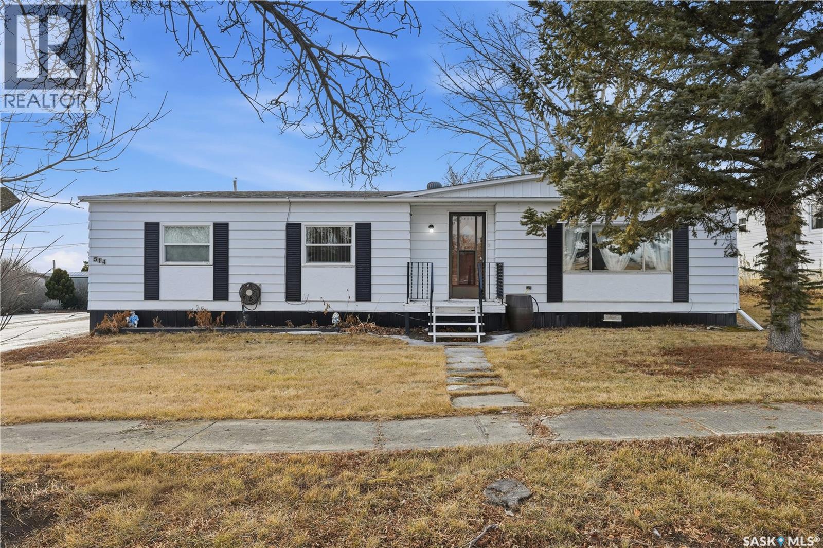 514 McKenzie STREET - 1