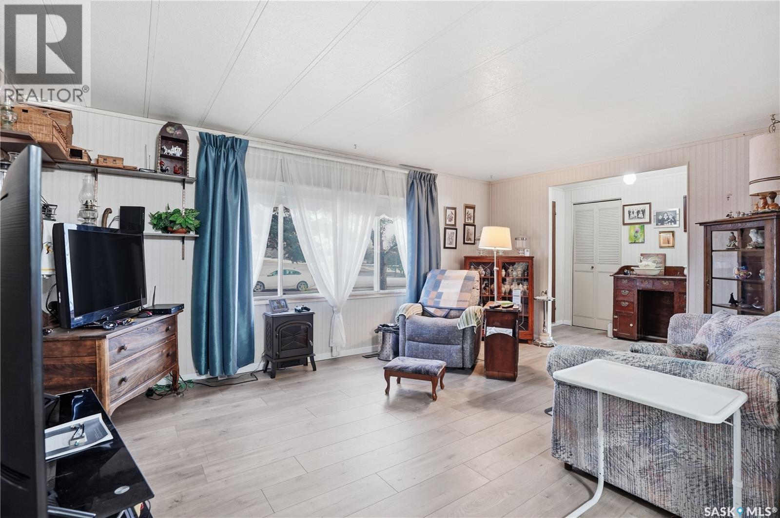 514 McKenzie STREET - 17