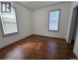 226 9th Avenue Ne, Swift Current, SK S9H2S1 Photo 14