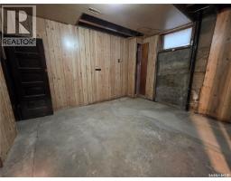 226 9th Avenue Ne, Swift Current, SK S9H2S1 Photo 17