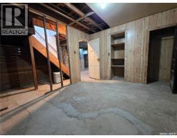 226 9th Avenue Ne, Swift Current, SK S9H2S1 Photo 18