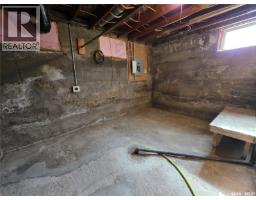 226 9th Avenue Ne, Swift Current, SK S9H2S1 Photo 23