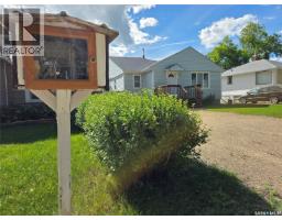 226 9th Avenue Ne, Swift Current, SK S9H2S1 Photo 32