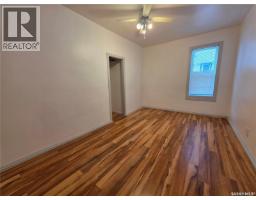 Bedroom - 226 9th Avenue Ne, Swift Current, SK S9H2S1 Photo 8