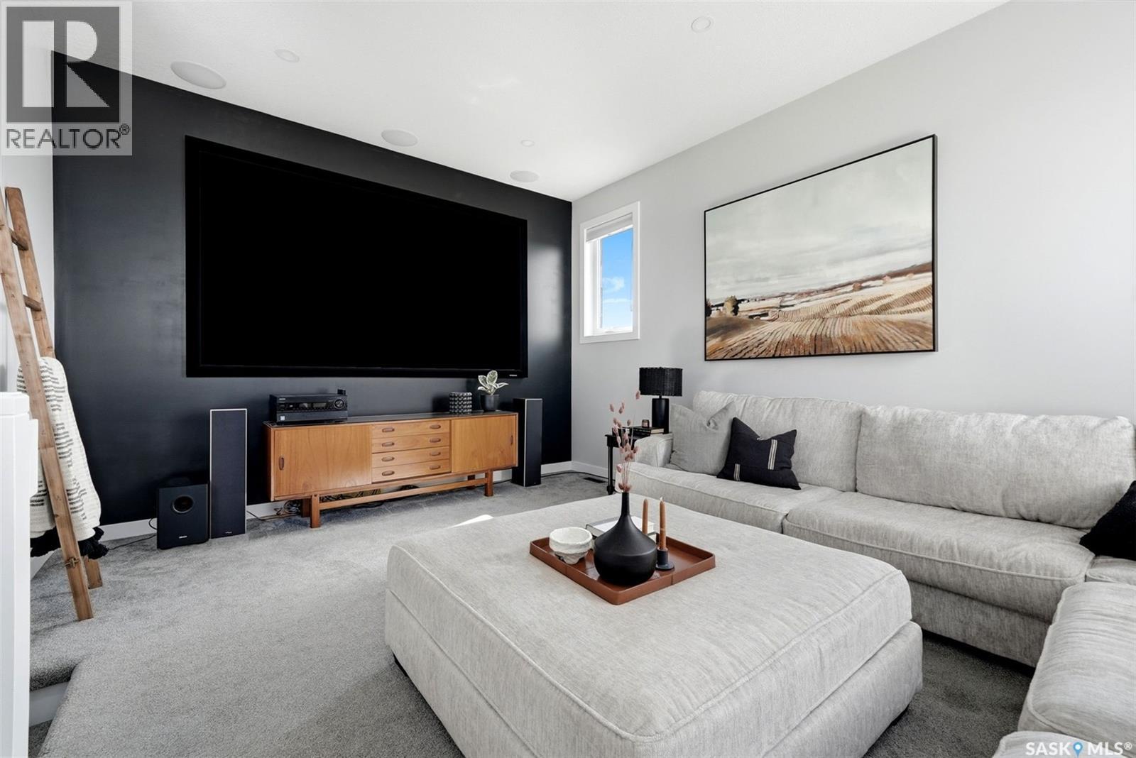 8 YALE PLACE — photo 17