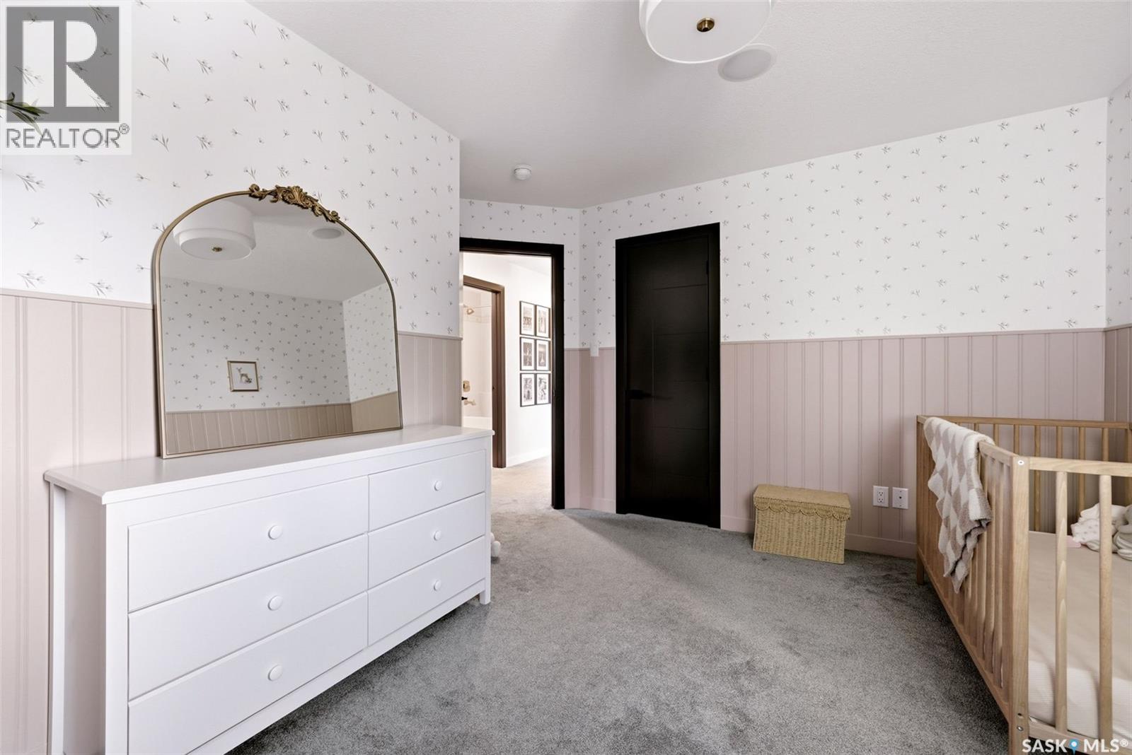 8 YALE PLACE — photo 28