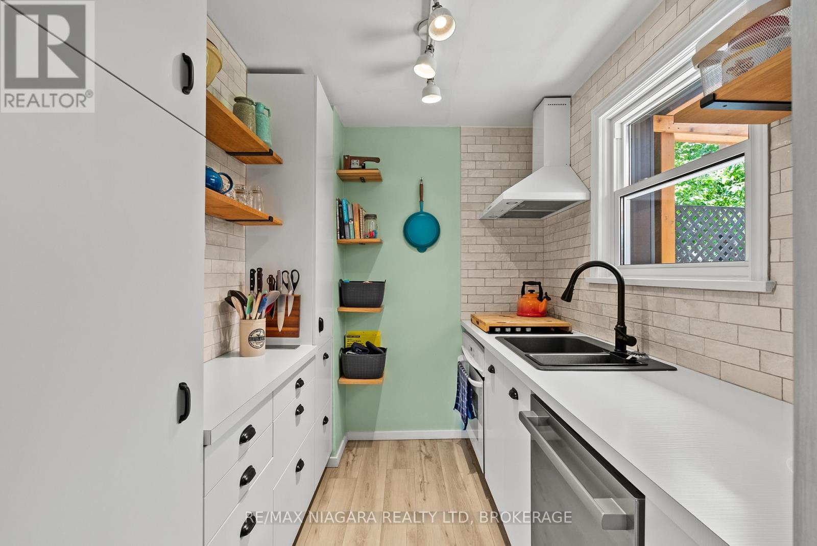 83 DEVON ROAD - 23