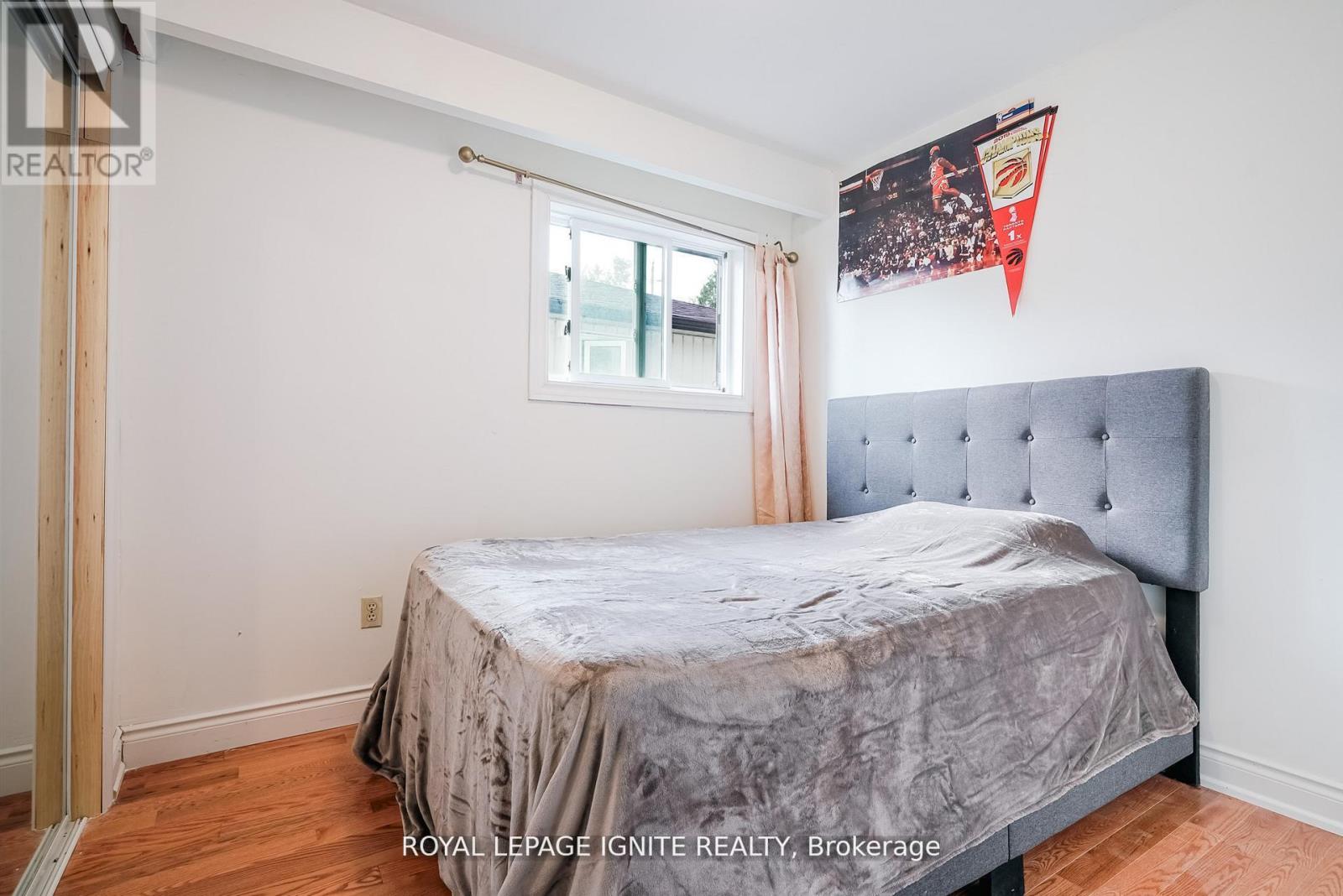 122 VALDOR DRIVE - 10